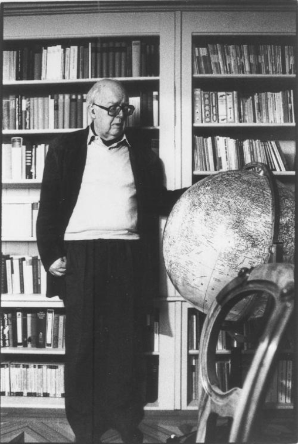 FD in his library in Neuchâtel. Photo: Philipp Keel